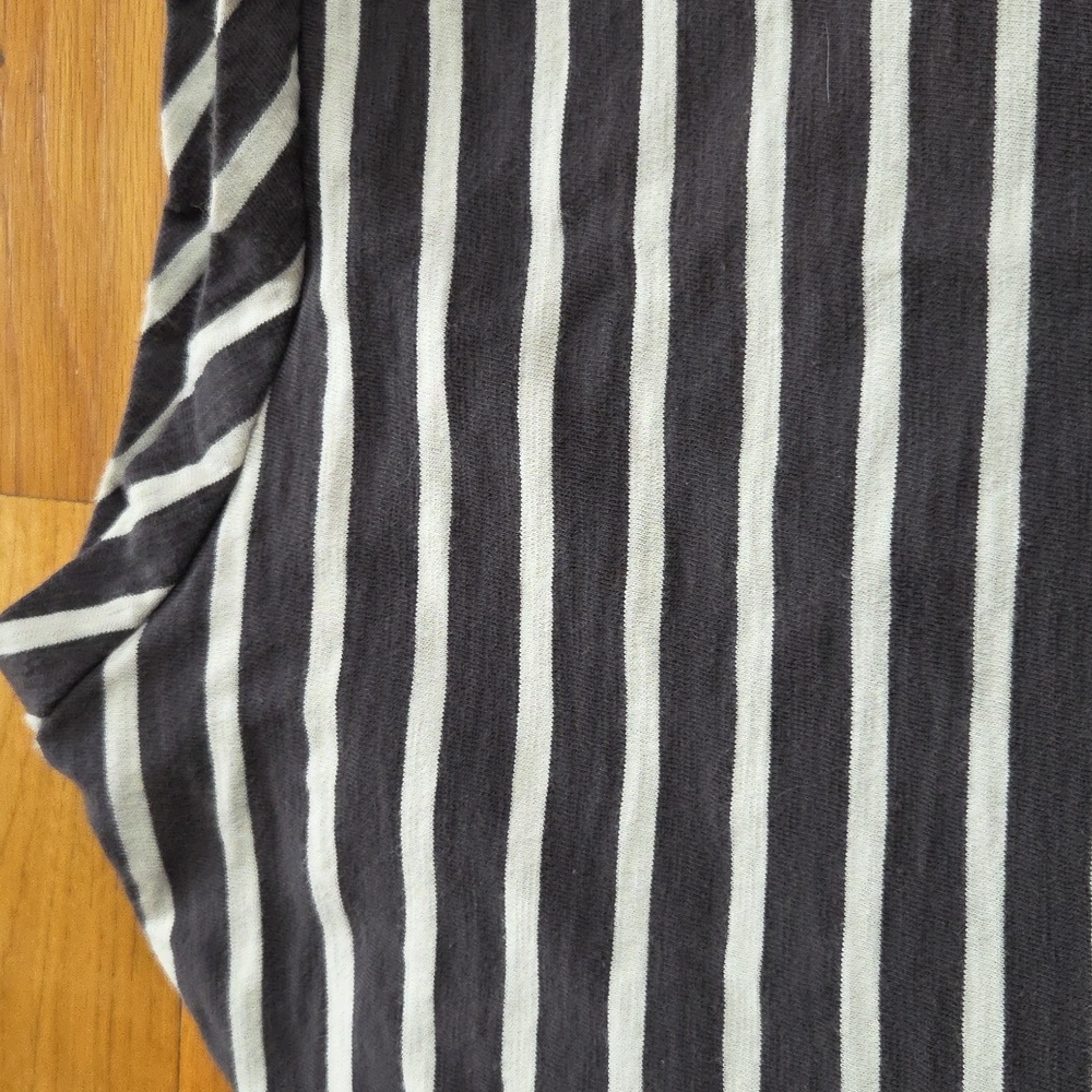 Levi's Gray & White Striped Cotton Tshirt - Picture 3 of 7